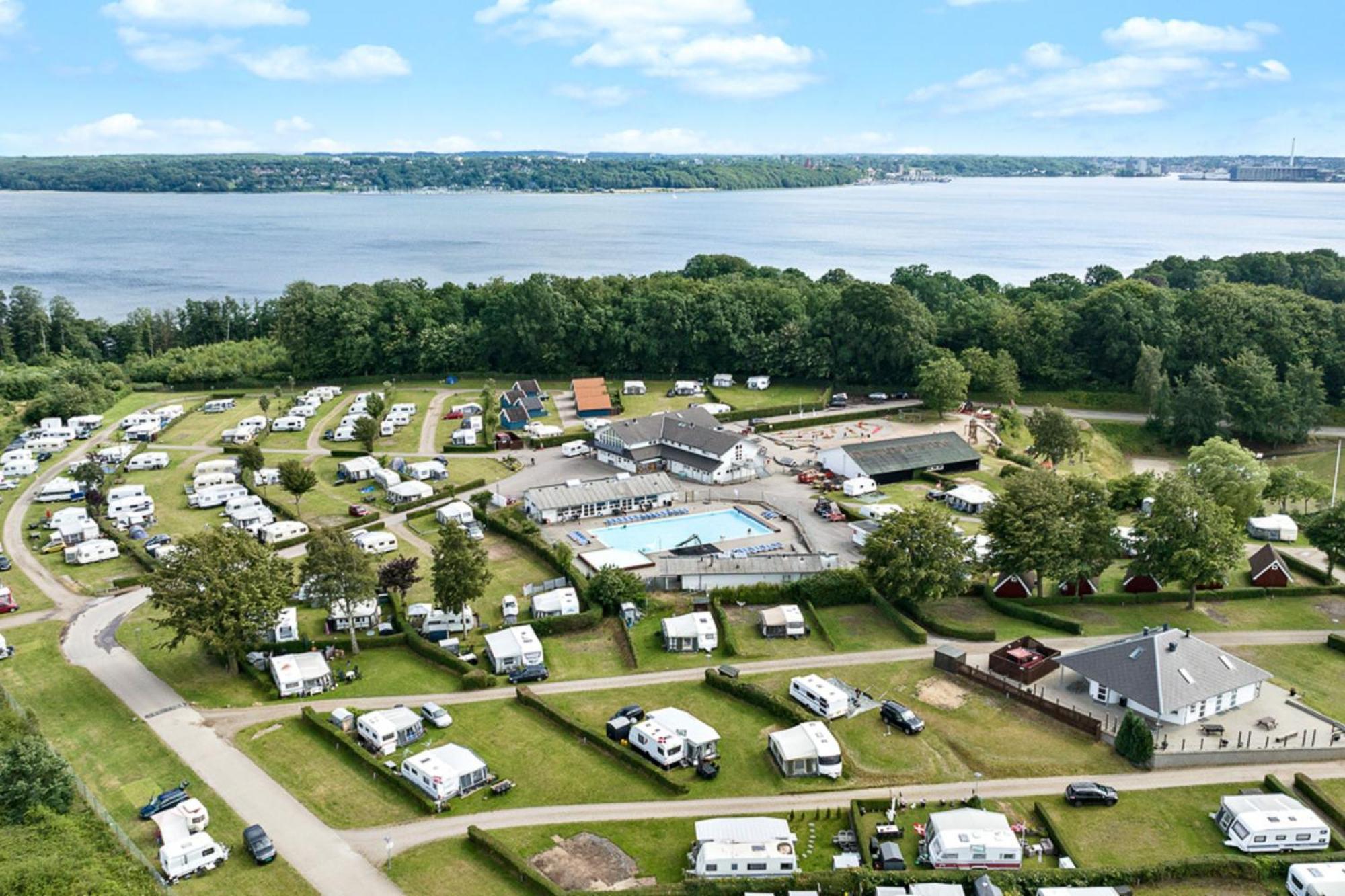 First Camp Frigard Camping & Cottages Крусо Экстерьер фото